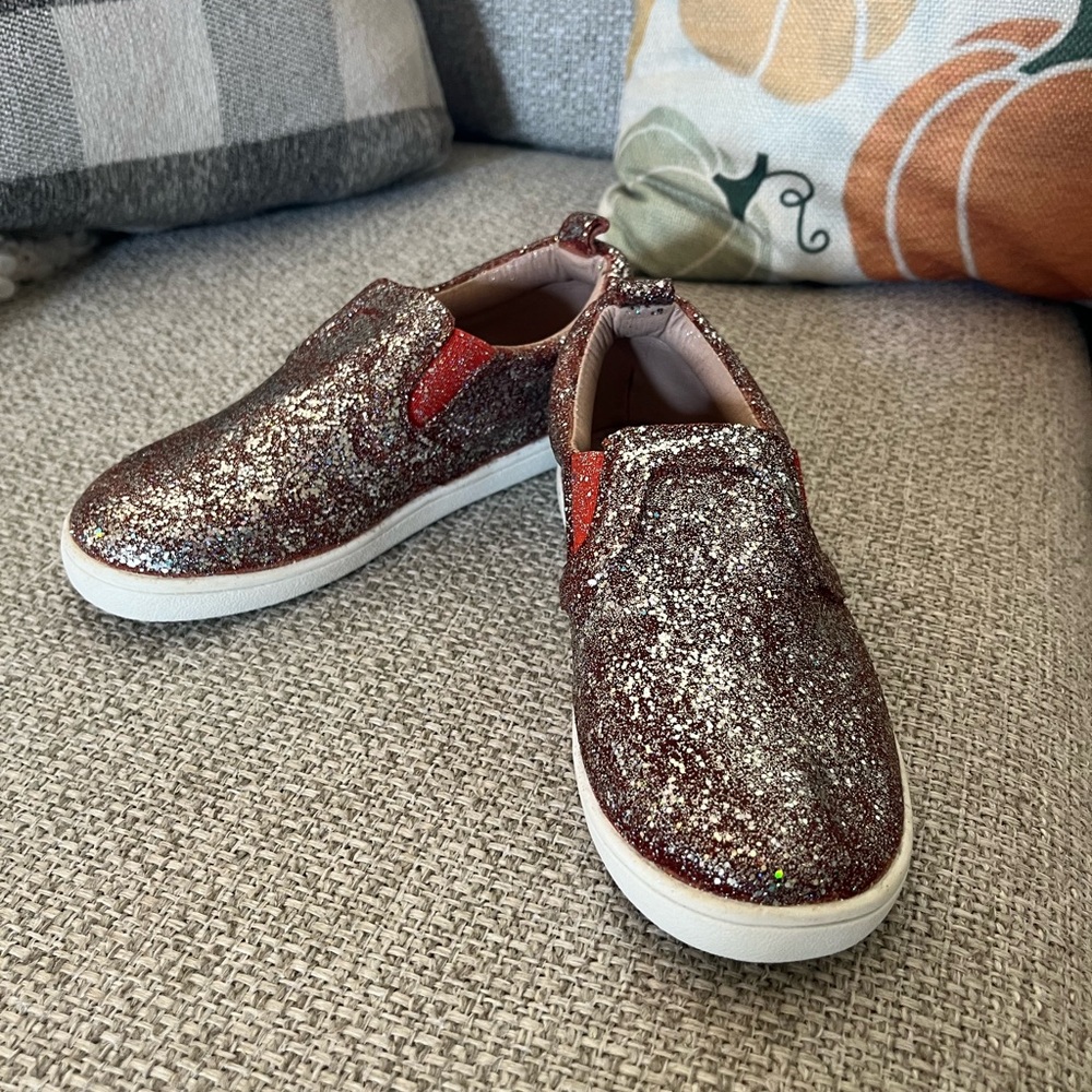 Monkey feet slip on